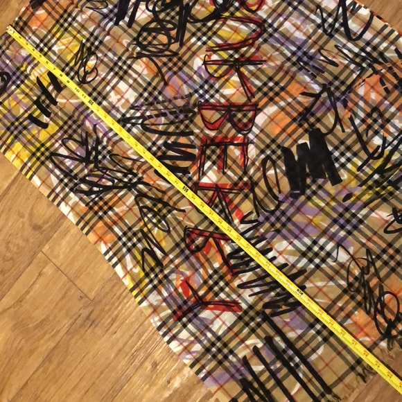 BURBERRY GRAFFITI SCARF - Picture 9 of 9